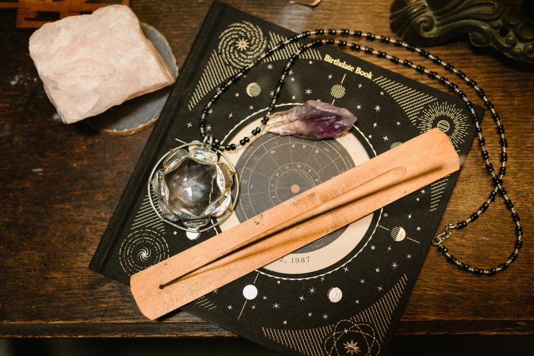 Bingung memilih jurusan SMK? Yuk, temukan jurusan yang cocok berdasarkan zodiakmu! Dari seni hingga bisnis, sesuaikan dengan minat.