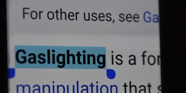 fenomena gaslighting