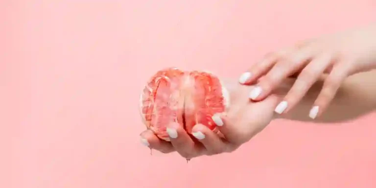 Sering gak sih denger obrolan gak sedap terkait mitos keperawanan? Better angan gampang percaya deh. Cek aja faktanya berikut ini!