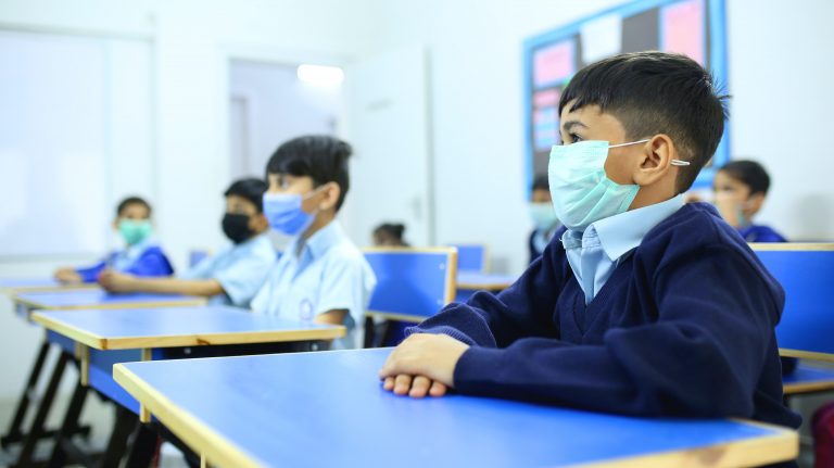penanganan codiv 19 di berbagai sekolah negara lain
