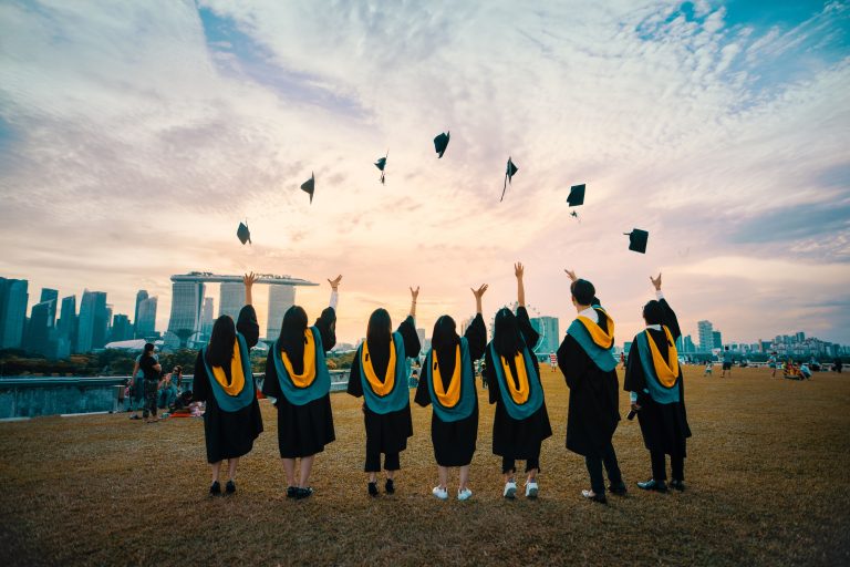 Tips Menjadi Kakak Kelas Yang Ramah