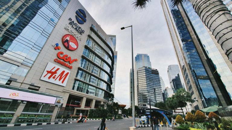 Fenomena Slebew SCBD dan TikTok