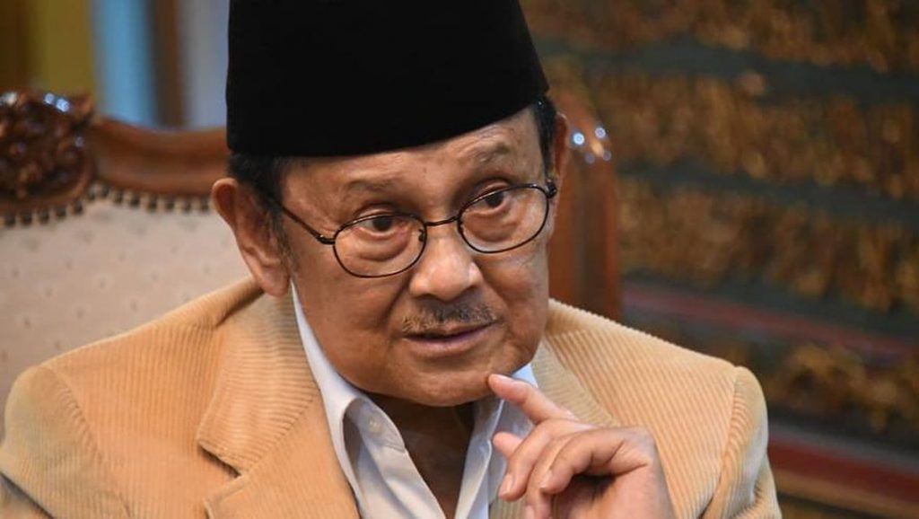 Belajar Dari B.J Habibie Sang Inspirator Kecerdasan Dan Kesetiaan ...