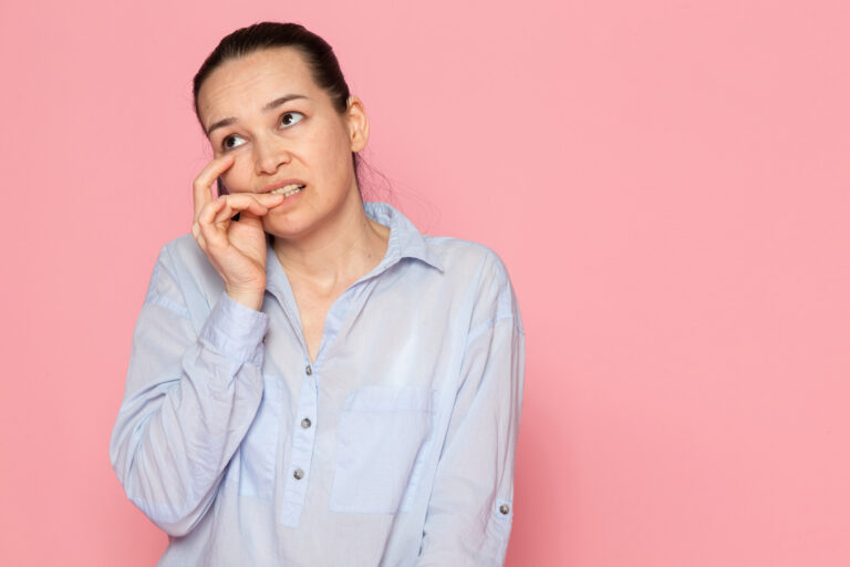 fakta kebiasaan menggigit kuku menurut psikologi