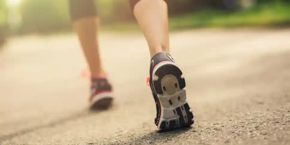 Tips jogging dengan benar berikut akan membantu kamu agar tidak mudah keselo saat jogging!