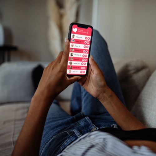 Cek aman tidaknya dating apps untuk remaja
