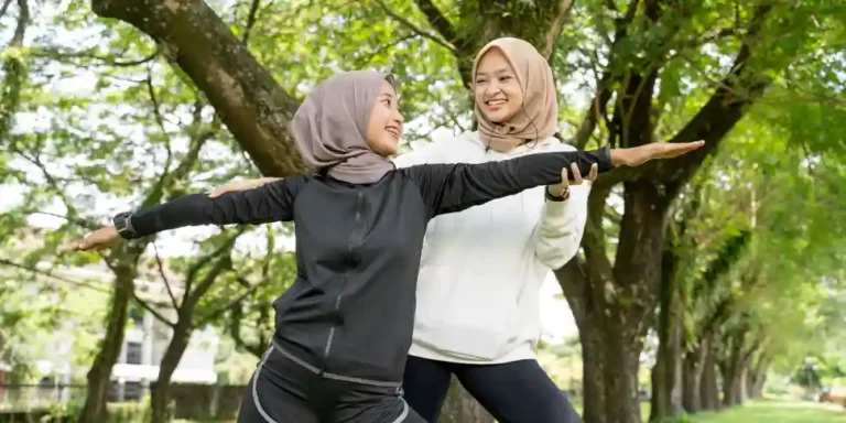 Bulan Ramadan emang harus nahan laper, tapi bukan berarti gak workout dong. Yuk pahami tips olahraga di bulan Ramadan anti batal berikut ini!