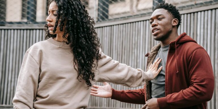 Micro cheating merupakan perilaku selingkuh yang jarang diakui seseorang