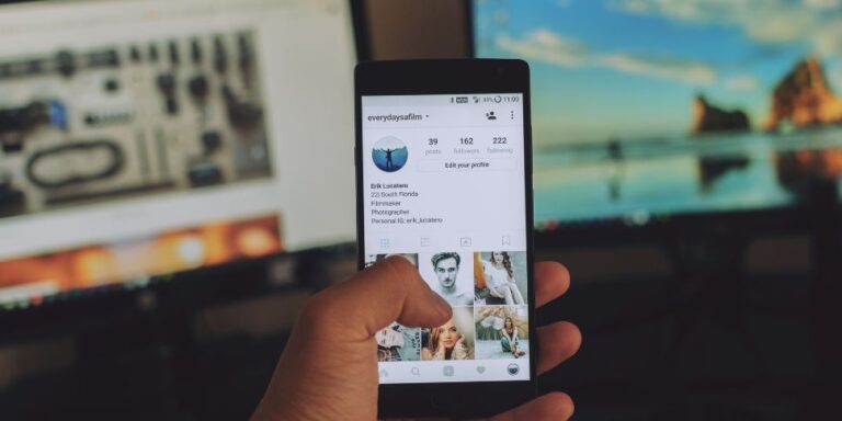 3 Etika yang Harus Kamu Perhatikan dalam Bermedia Sosial