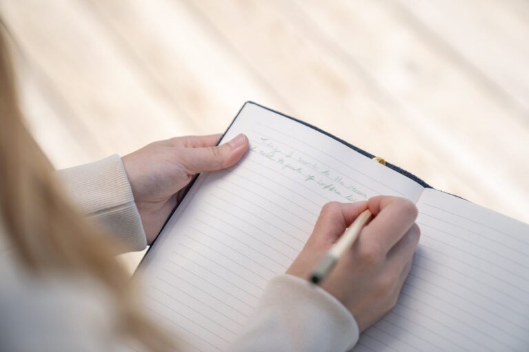 Manfaat Journaling Bagi Kesehatan Mentalmu