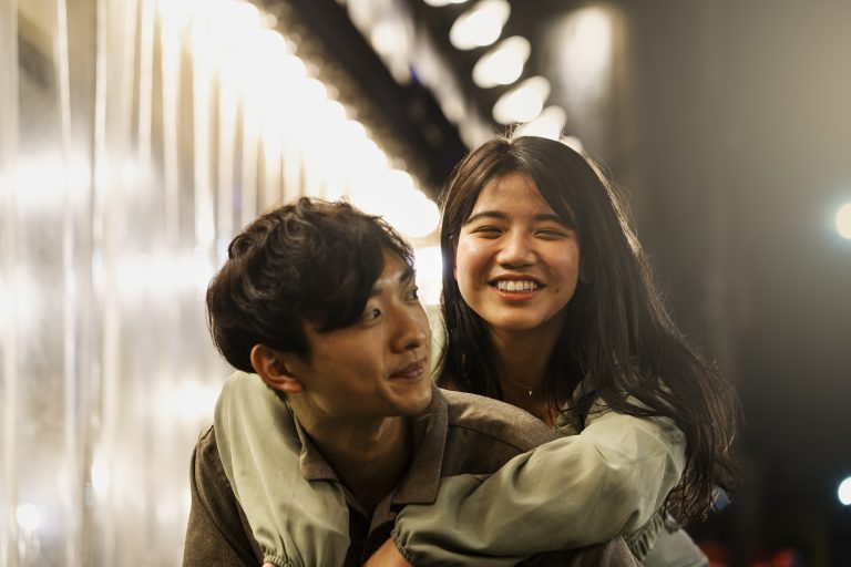 Mengetahui lebih dalam tentang Platonic relationship yang Berbeda dengan Romantic Relationship