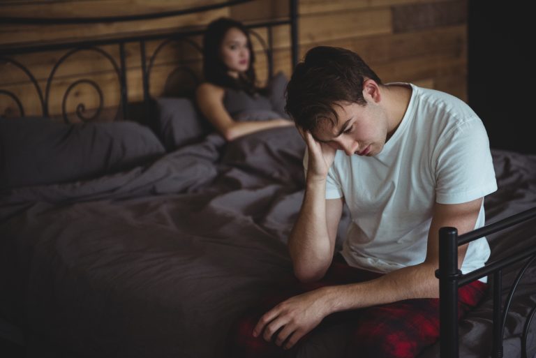 10 Tanda Kamu Mungkin Salah Satu Hopeless Romantic