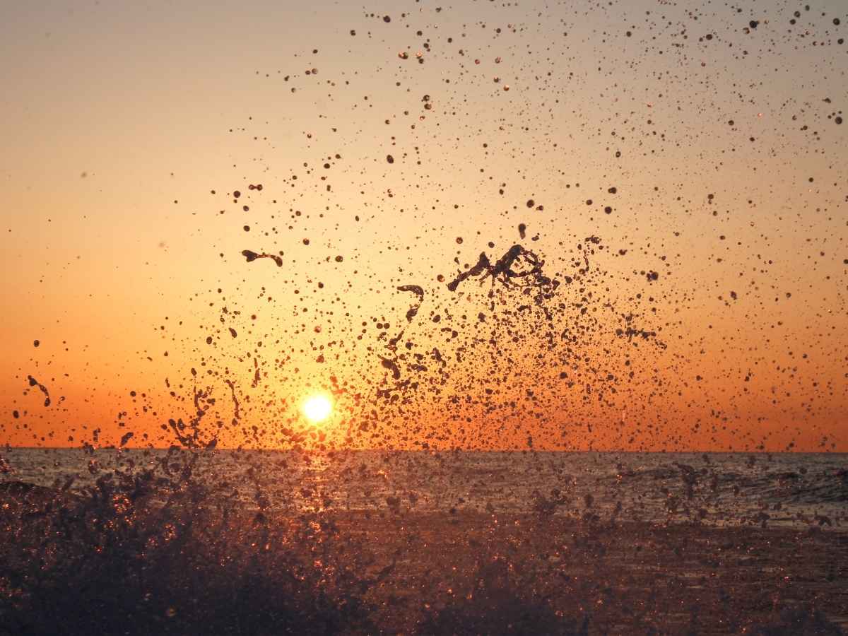 terperangkap waktu bersama kenangan kita