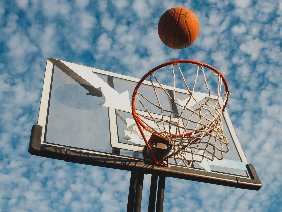 Di balik sorotan lapangan, anak basket bukan hanya soal popularitas, tapi juga kerja keras dan dedikasi.
