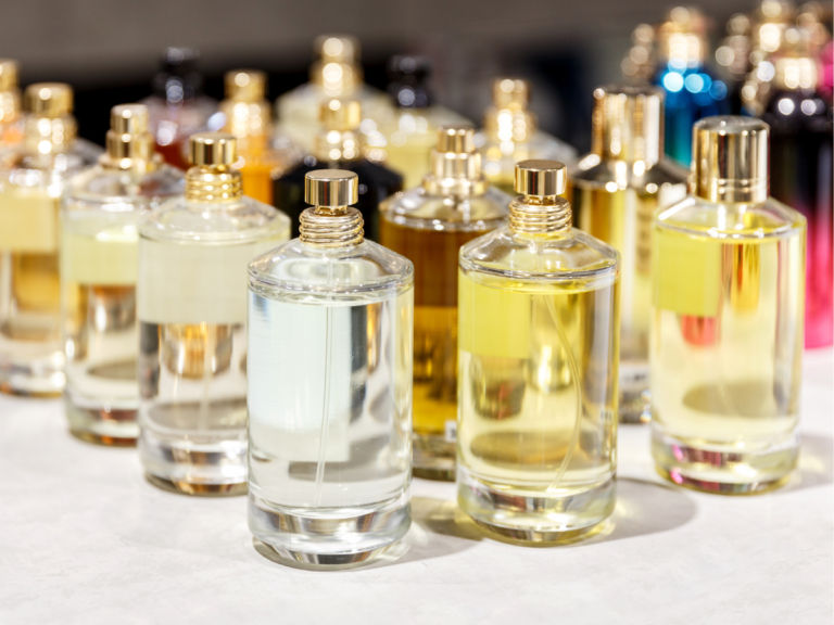 Rekomendasi parfum budget minimarket dengan wangi segar, tahan lama, harga terjangkau untuk aktivitas harian pelajar!