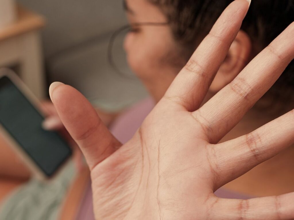 Membangun Personal Boundaries, Penting Buat Kamu yang Suka Gak Enakan