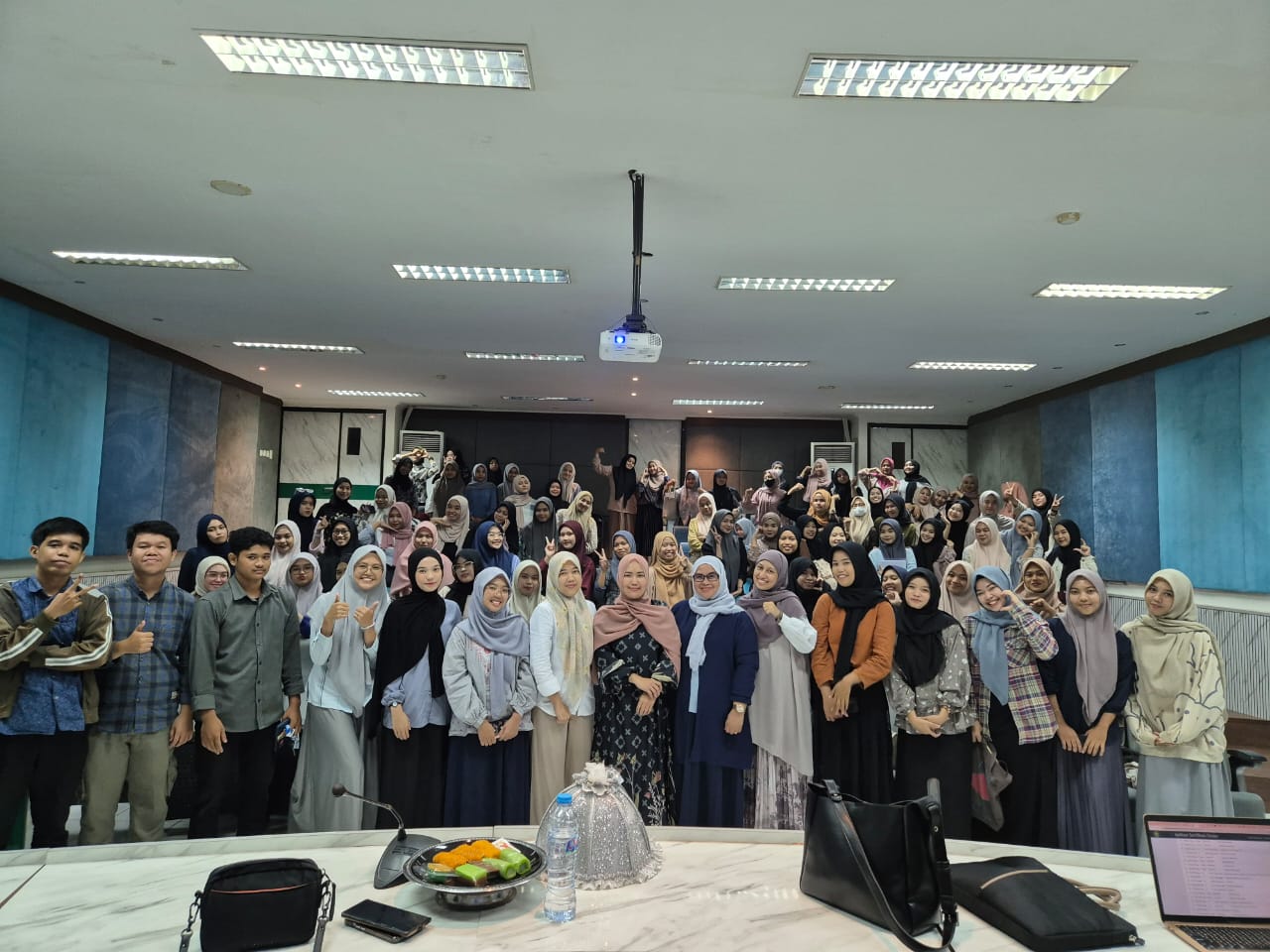 Jurusan Keperawatan Ngapain Aja Sih? Lingkungannya gimana? Yuk Sehari jadi Mahasiswa Keperawatan bareng Kak Andi Dwi!