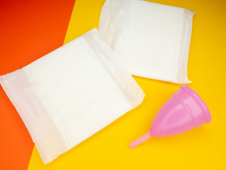 Sunners, pernah denger mengenai menstrual cup, nggak? Tahu kurang lebihnya nggak? Kalau belum, ayo kita belajar bareng!