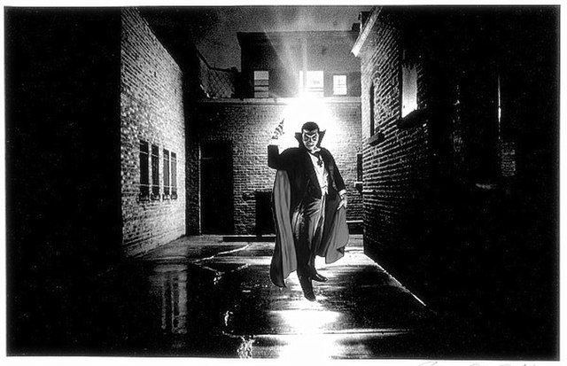 Count Dracula, tokoh utama dalam novel Dracula karya Bram Stoker