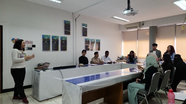 Inisiatif UKI x Majalah Sunday: Sharing Knowledge Bareng Rekan-Rekan Pengungsi​