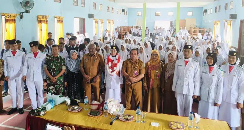 Suasana Penyambutan Paskibra Nasional SMAN 2 Buru