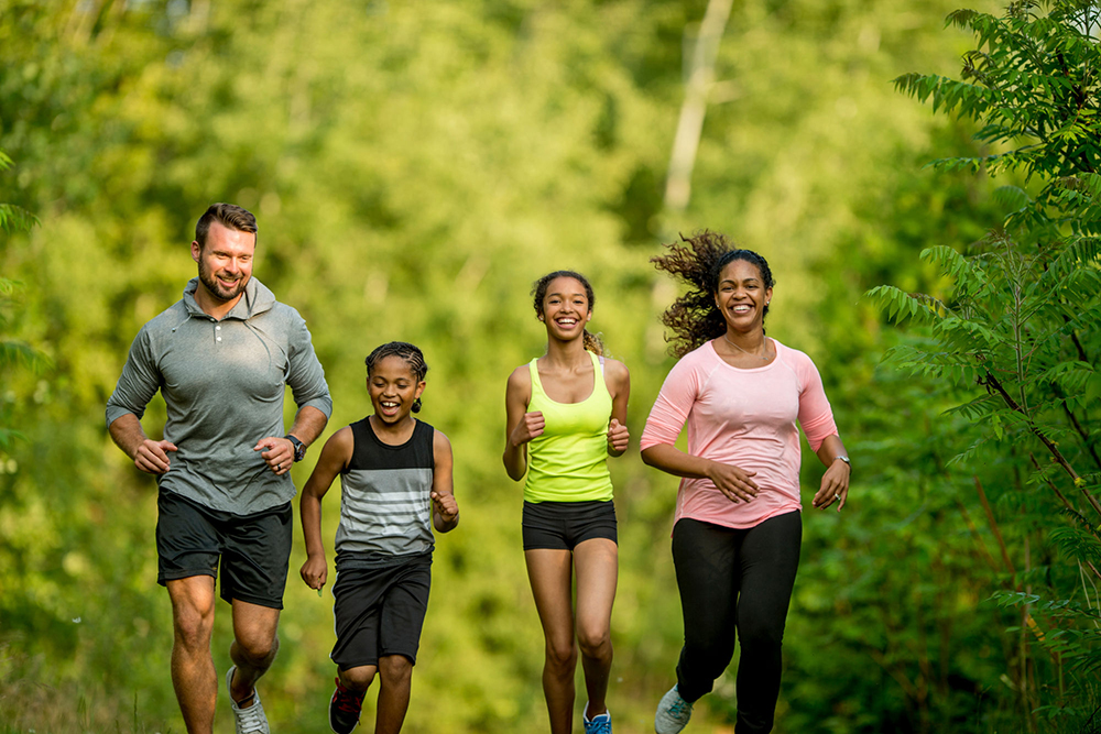 Rekomendasi tempat jogging di Jakarta yang cocok untuk healing, move on, dan mulai hidup sehat dengan suasana asri dan estetik.