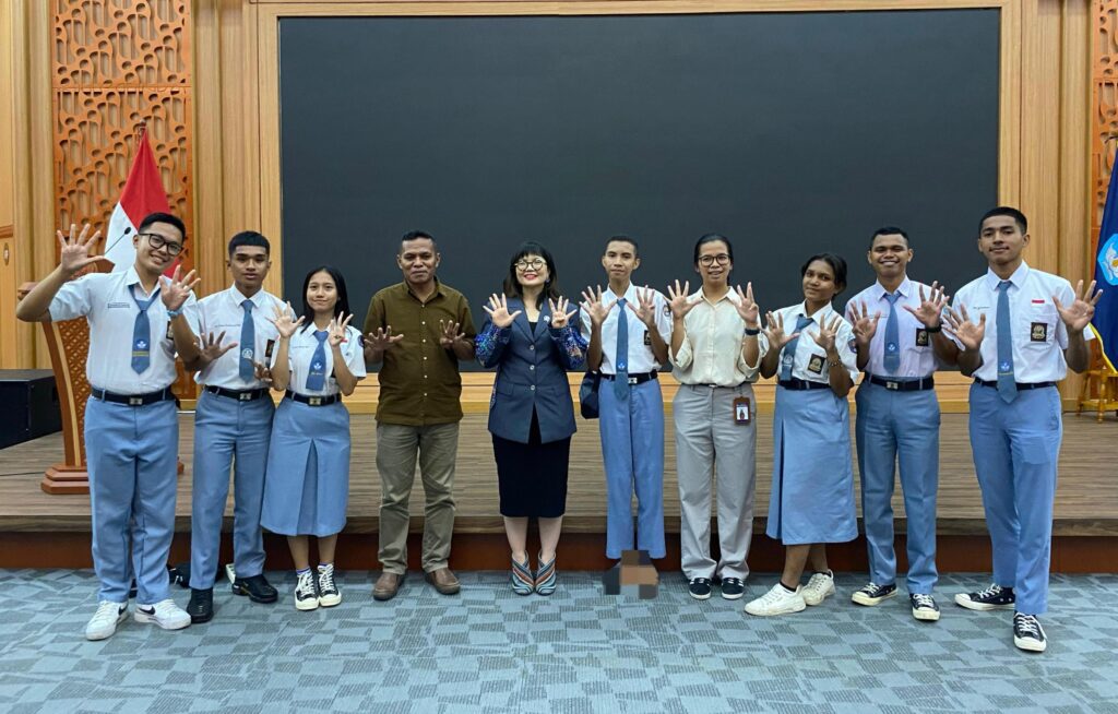 SMAN Siwalima Ambon dalam Pogram Garuda Scholarship SMA Unggul Garuda Transformasi