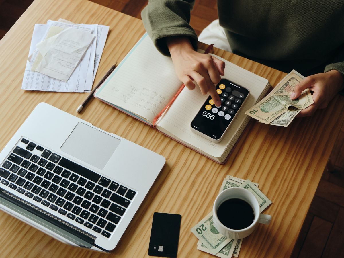 Financial self-care bantu remaja atur keuangan biar dompet aman, bebas stres, dan siap wujudkan impian. Simak tips praktisnya di sini!
