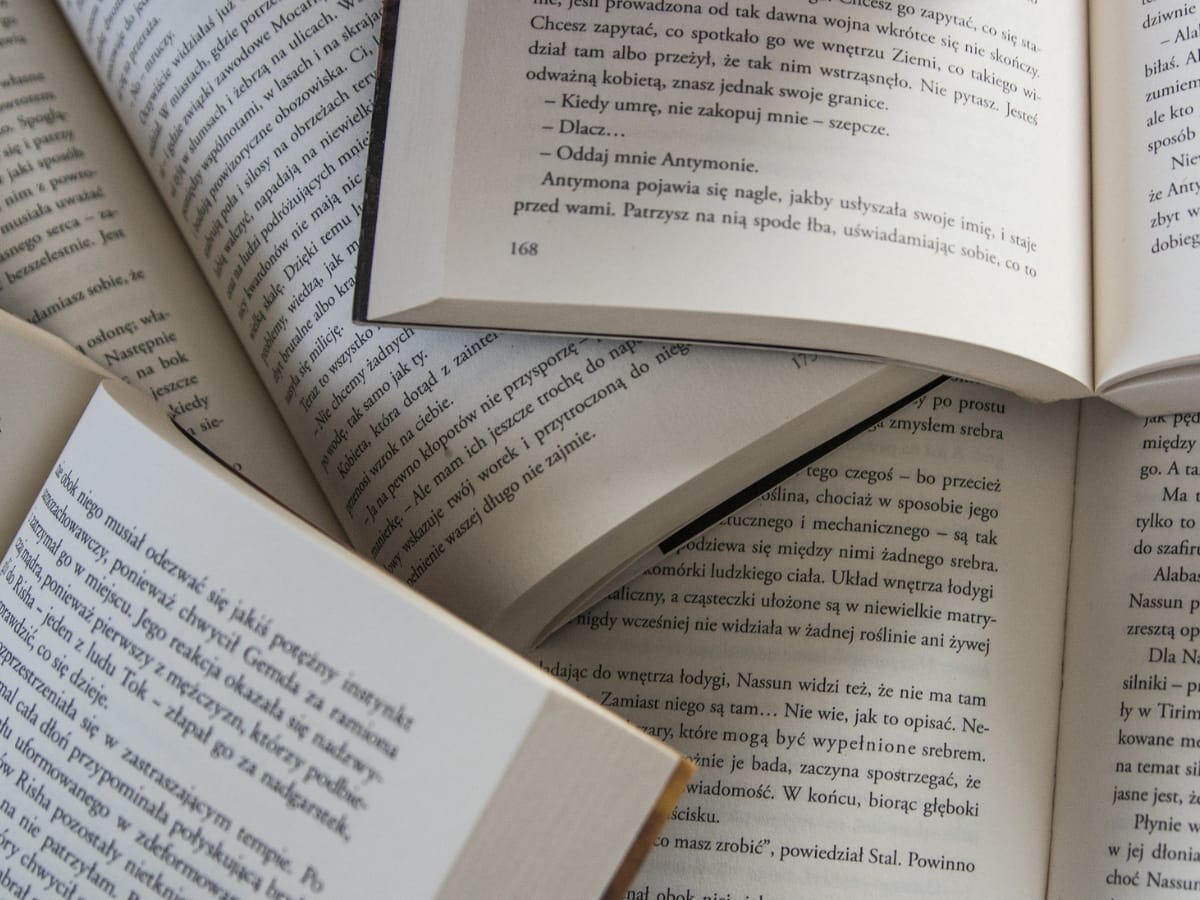 6 Rekomendasi Buku Wajib Dibaca di Usia 20-an yang Bisa Ubah Cara Pandang Hidupmu