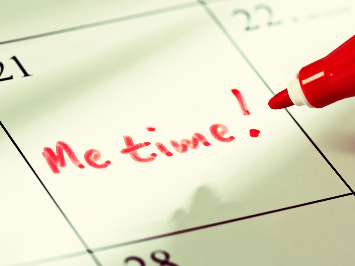 Capek sekolah atau tugas numpuk? Coba me time murah meriah dengan budget Rp10 ribu. Ide self-care murah yang bikin pikiran segar.