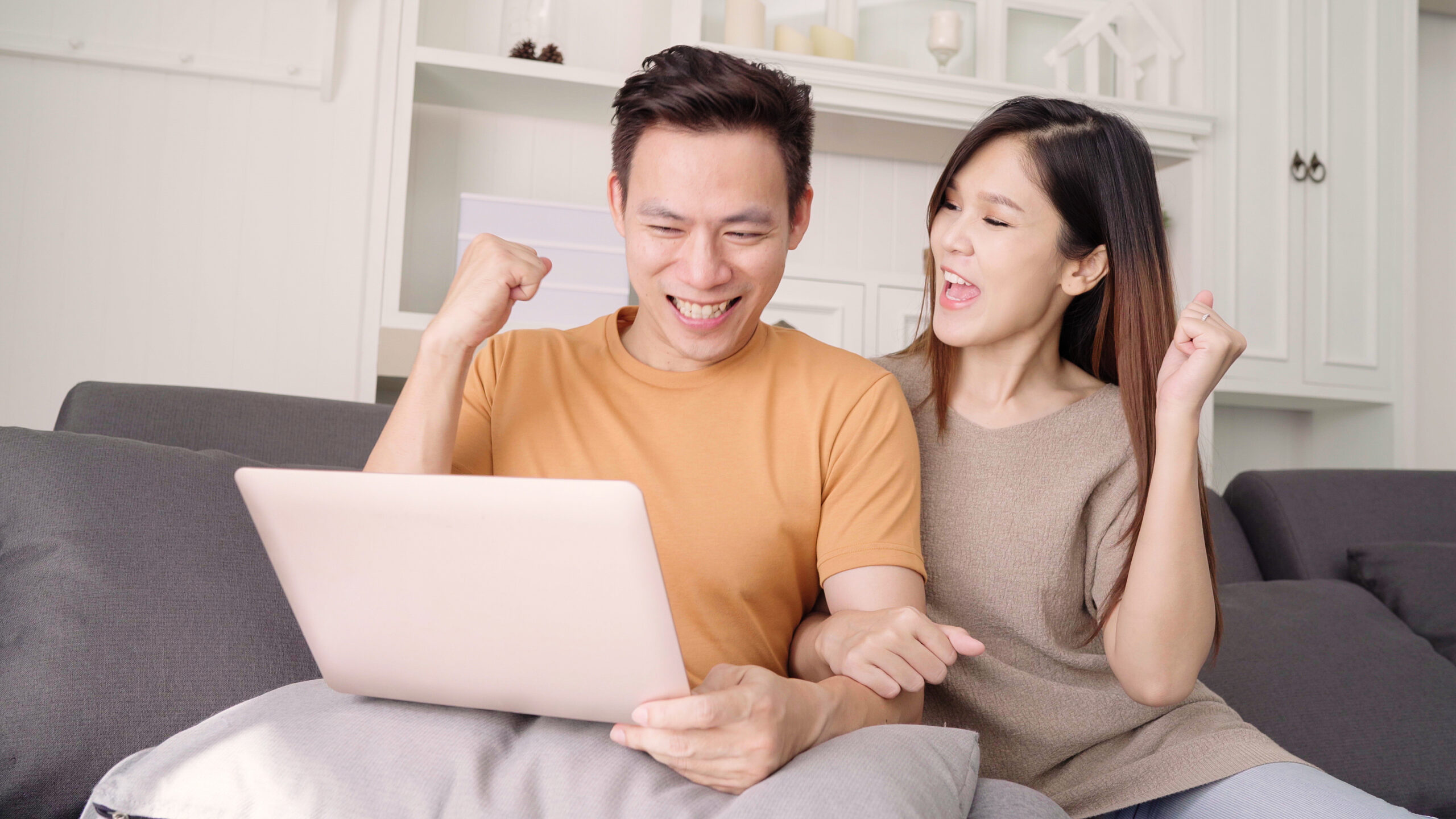 Main Roblox bisa bikin ketemu teman baru bahkan cinta online. Tapi hati-hati, pertemuan nyata kadang bawa fakta mengejutkan. Simak disini!