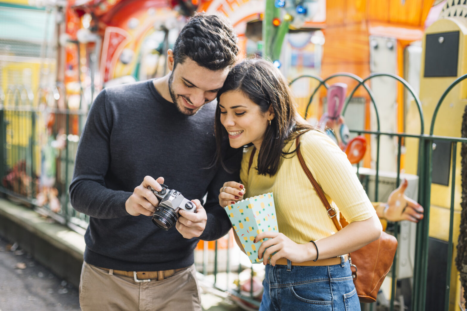 Jangan gampang percaya sama hubungan yang kelihatan “goals” di internet! Ada sisi lain yang jarang dibahas dan wajib tahu, Yuk simak disini!