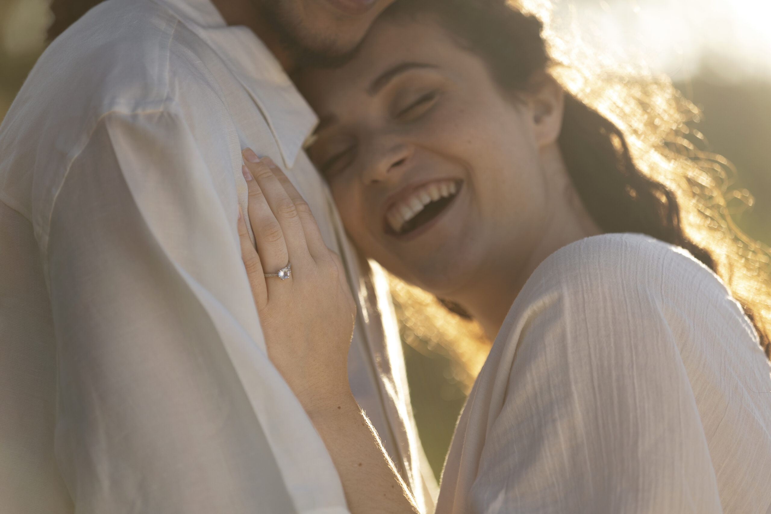 Kenali arti promise ring, cincin janji yang sering bikin baper. Apa bedanya dengan cincin tunangan dan kenapa banyak remaja pakai simbol ini?