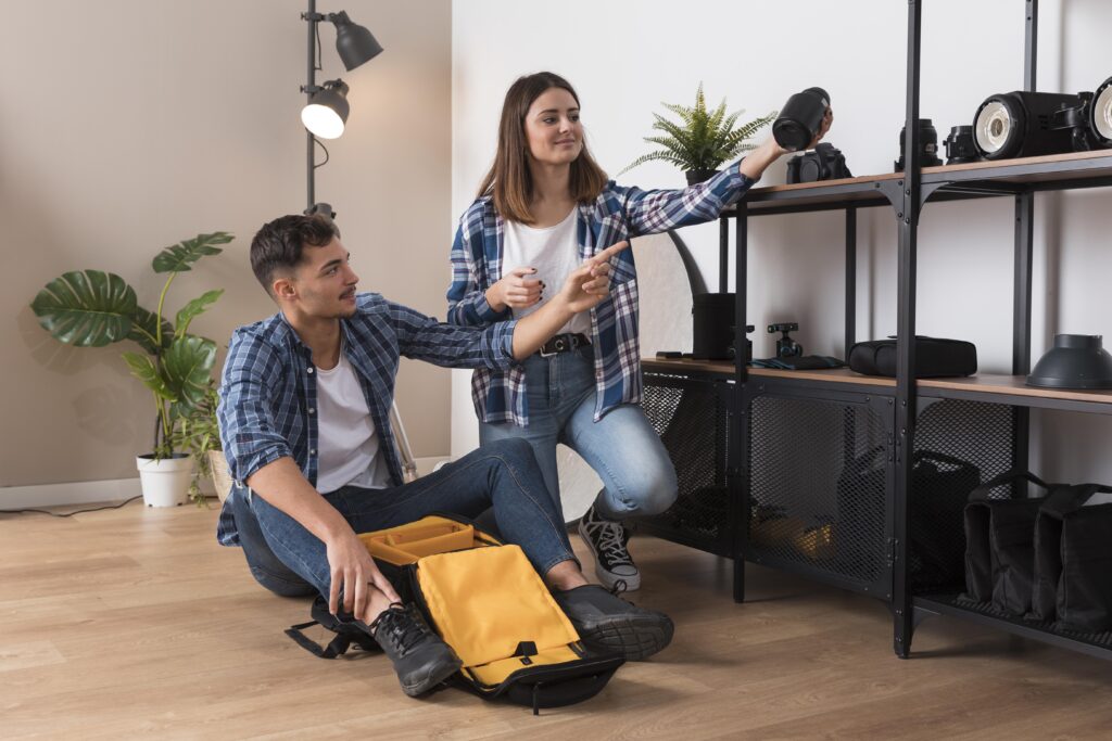 Masih mikir cewek harus masak dan cowok harus nyetir? Duh, udah nggak zaman! Yuk bahas hubungan yang setara, fleksibel dan saling dukung!