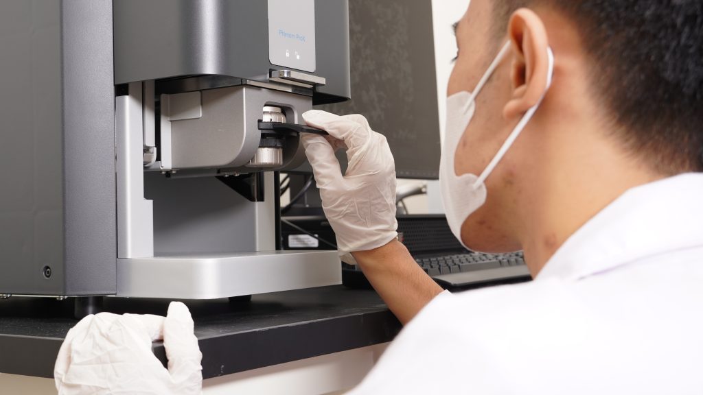 Rekayasa Nanoteknologi UNAIR, jurusan masa depan yang seru dan penuh peluang karier buat kamu yang tertarik dunia sains.