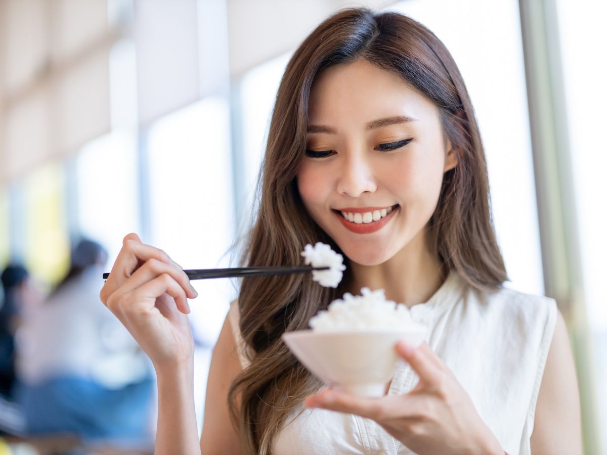 Sebuah Puisi - Dengan Makan