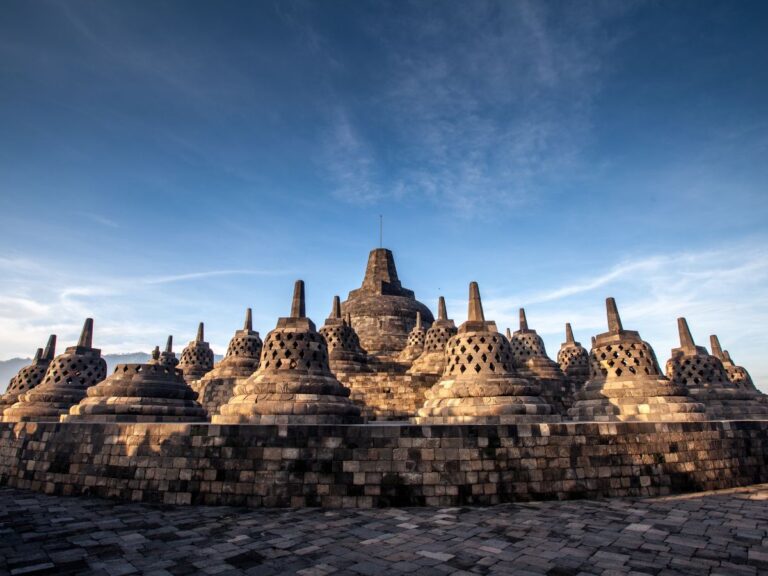 Sebuah Puisi Akrostik - Borobudur