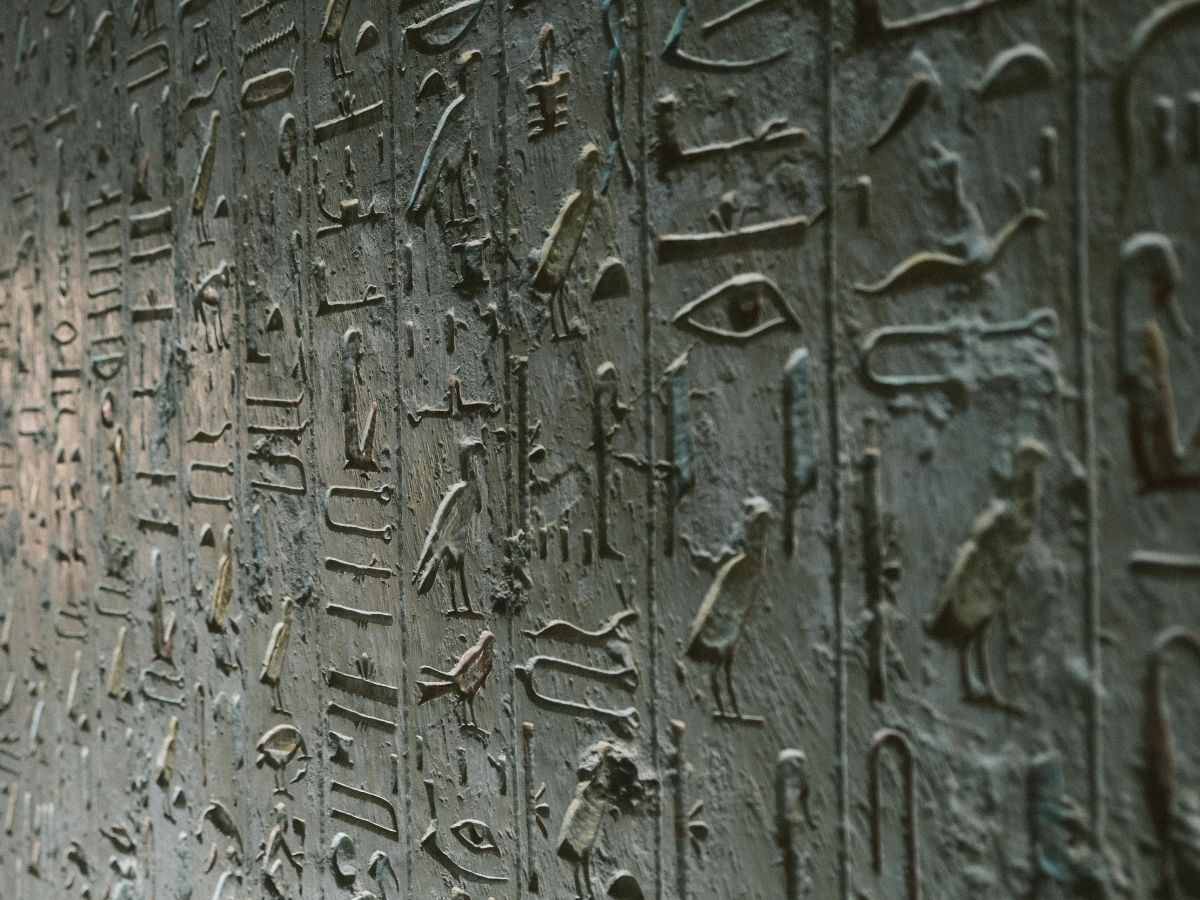 Sebuah Puisi - Niraksara