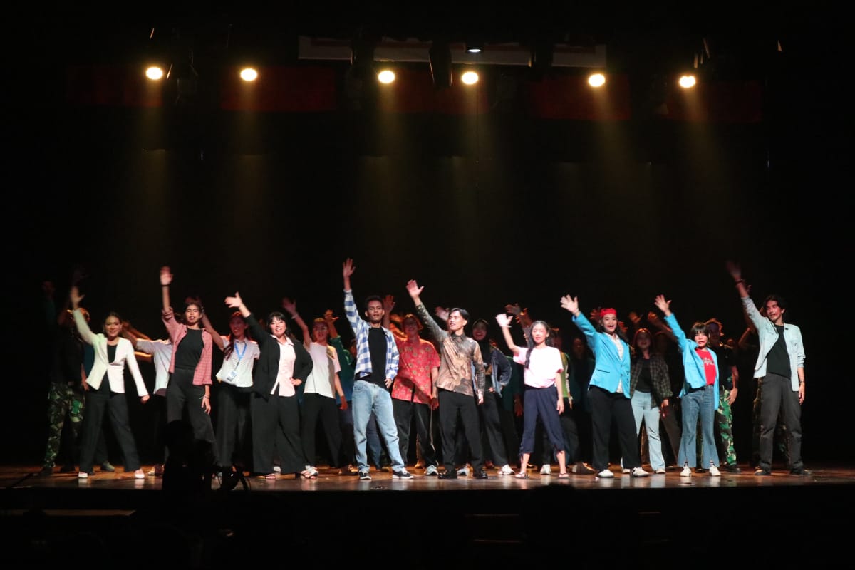 Teater Musikal “UKI UNGGUL: Menggoreskan Tinta Emas” Persembahan Jiwa dan Cinta untuk Kampus