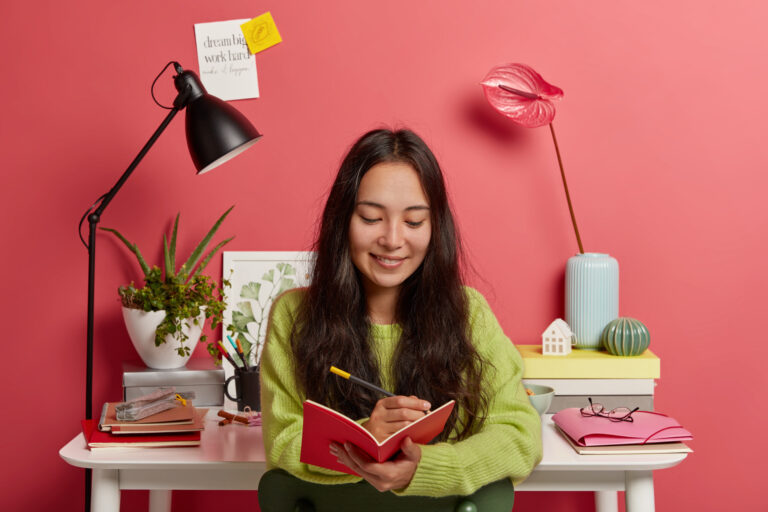 Nggak Harus Cepat, yang Penting Konsisten: Cara Bertumbuh dalam Blajar Tanpa Tekanan