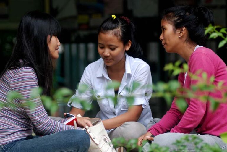 Dari ‘mie’ sampai ‘gua–lu’, banyak kata Indonesia berasal dari pendatang Cina. Yuk kenali pengaruh Tionghoa dalam bahasa kita!