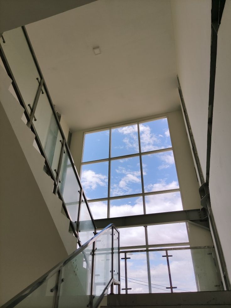 Overthinking Tidak Bisa Ditransfer via QRIS — kisah Jamilah, maba overthinking, dompet kosong, dan hidup yang error pelan-pelan.