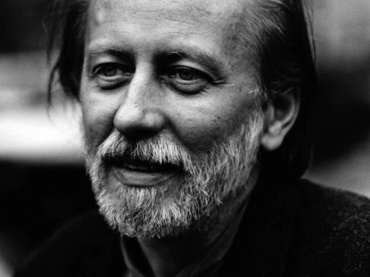 Nama László Krasznahorkai mungkin terdengar asing bagi sebagian pelajar dan remaja Indonesia. Tetapi hasil karyanya sangat mengherankan