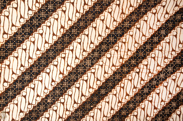 Mengungkap Mitos Larangan Motif Batik Parang dalam Menikah