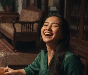 Langit semakin gelap, namun sampai saat ini mereka belum sampai tujuan mereka. Sebuah cerpen horor "Mampur Sebentar ya Teh"