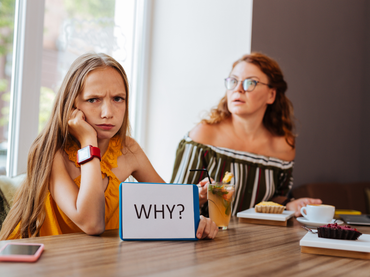 Benarkah perempuan hanya bisa tenang beberapa hari dalam sebulan? Artikel ini membahas emosi remaja perempuan dan edukasi emosional.