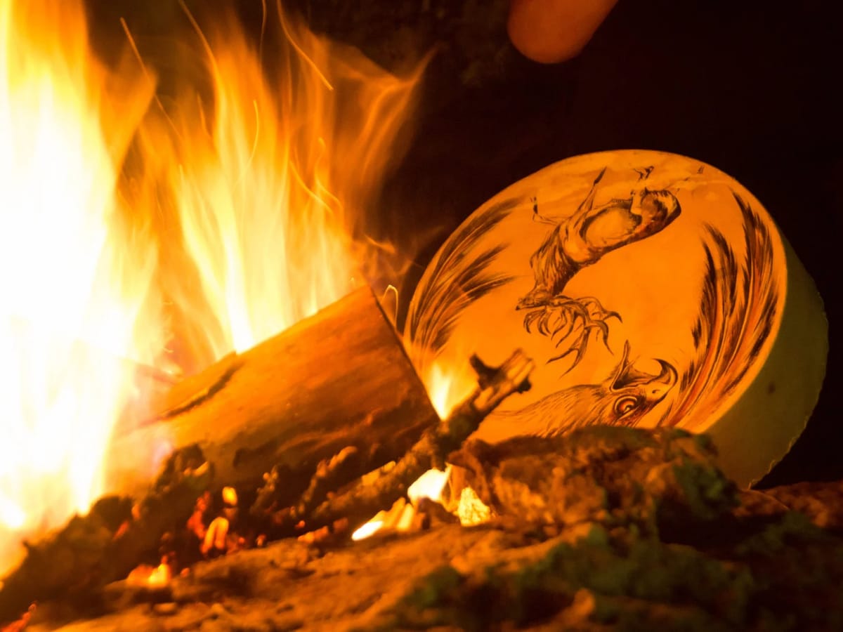 Peran dukun dalam pengobatan tradisional dan praktik budaya yang dapat dijelaskan secara ilmiah.