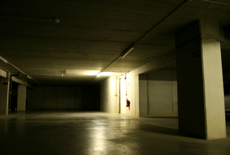 Ruang liminal atau ruang kosong yang gelap dan sepi yang terkadang membuat orang lain merasa takut