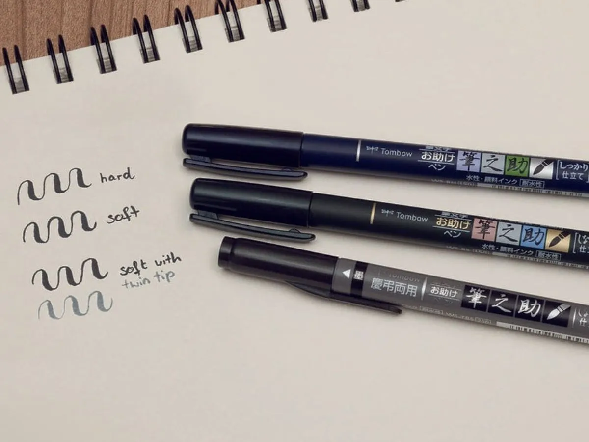 Contoh perbedaan goresan brush pen soft tip, hard tip dan soft with thin tip.