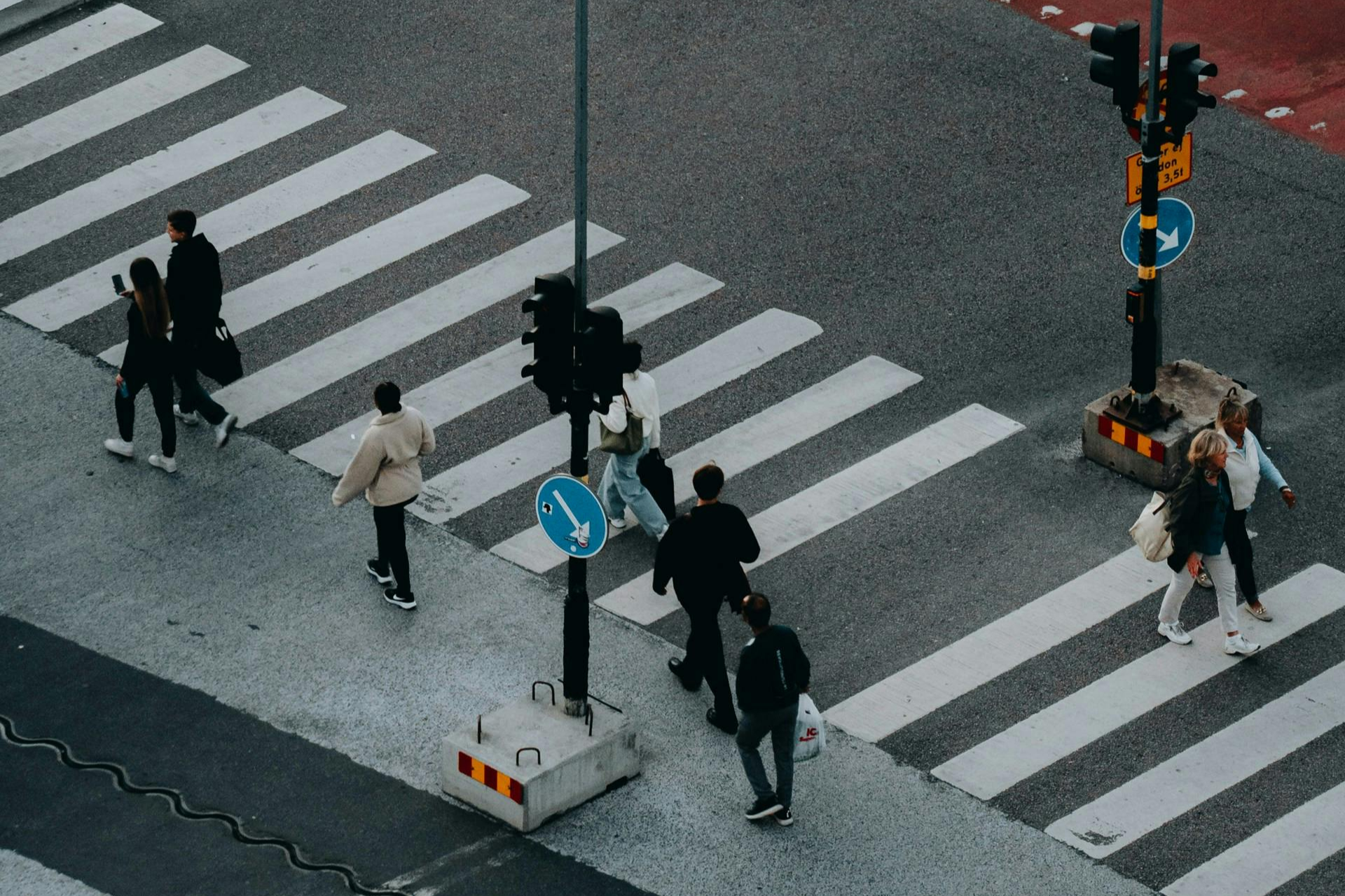 Siapa tahu dengan mencari udara segar, dapat menemukan Micro Interactions.